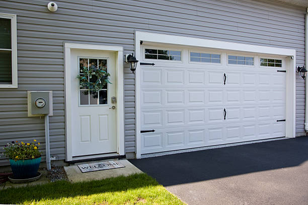 24/7 Emergency Garage Door Panel Replacement experts in St. Martins, MO